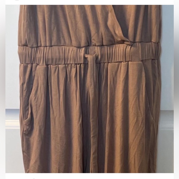 Size small bluivy romper in EUC - Picture 2 of 4